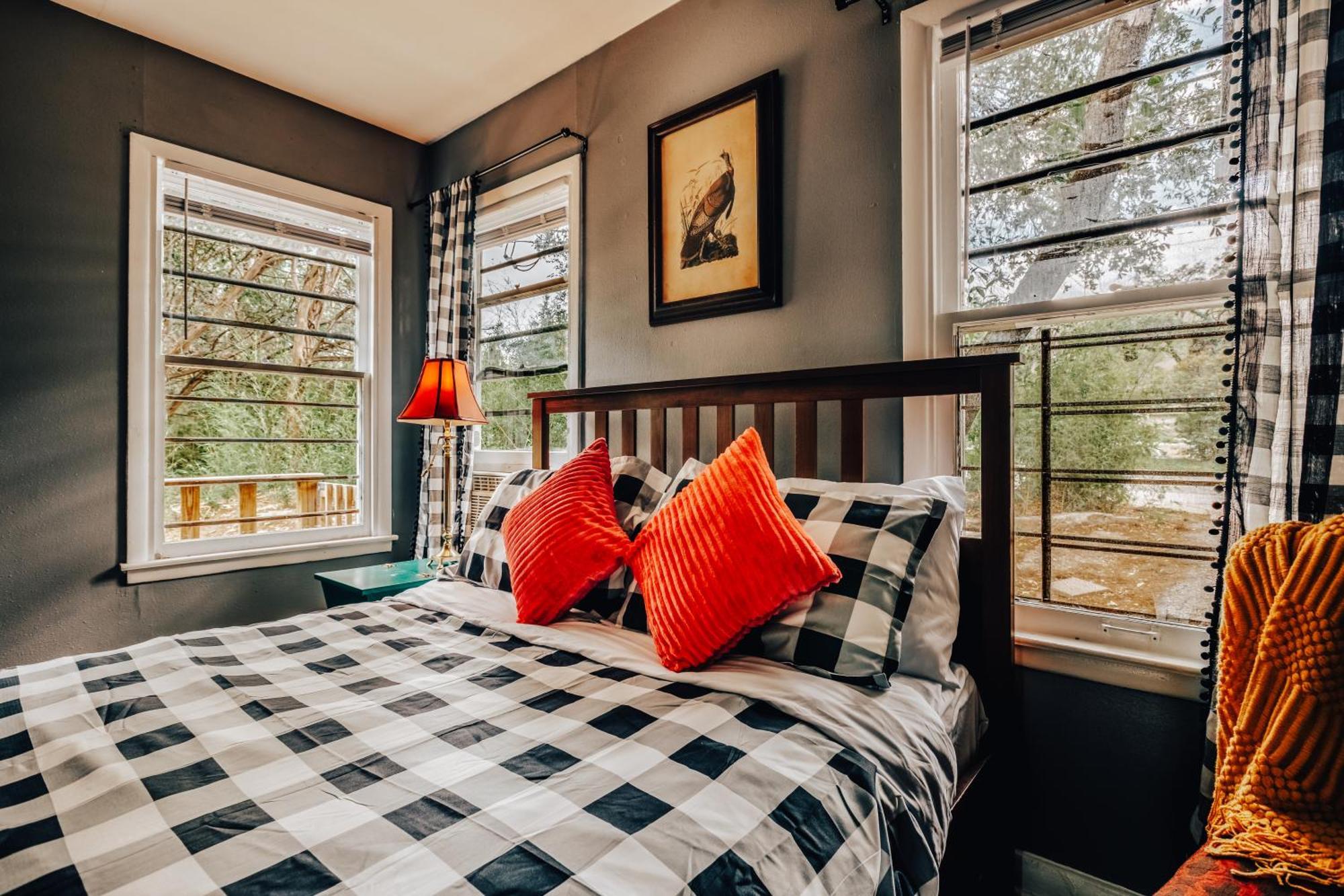Group Retreat At Charming Twin Treehouses Near Ut Campus 奧斯汀 外观 照片